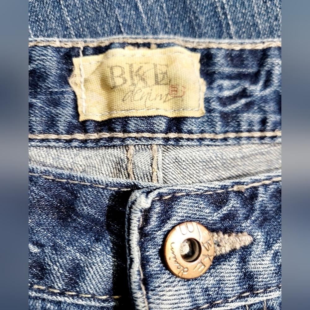 BKE Culture Buckle Jeans Men 30x31 Blue Distressed Bootcut Denim Star 20 Stretch - Picture 10 of 12